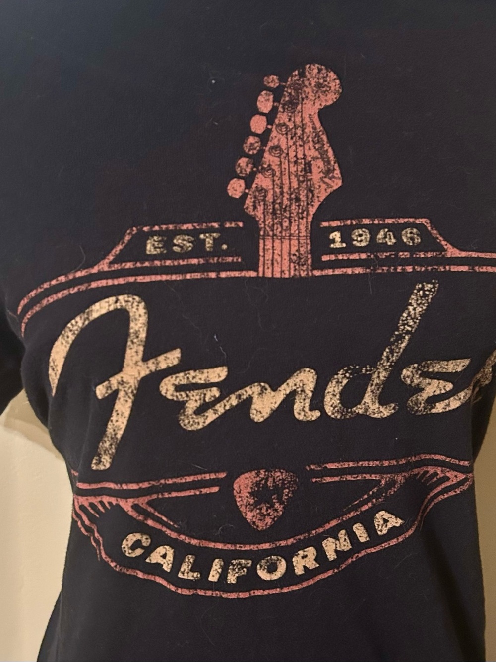 Fender Black Short-Sleeve Tee with Metallic Gold Graphic - Picture 2 of 5